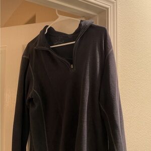 Tommy Bahama Mens 
Medium Navy Sweater